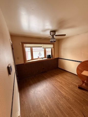 18136 Oakwood Avenue, Lansing, IL 60438