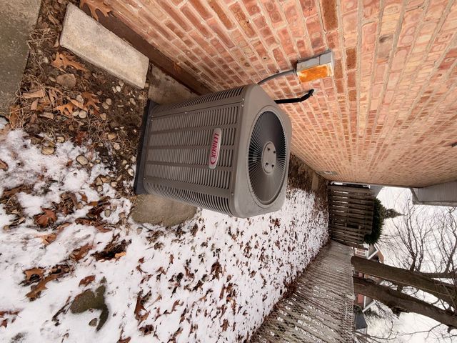 18136 Oakwood Avenue, Lansing, IL 60438