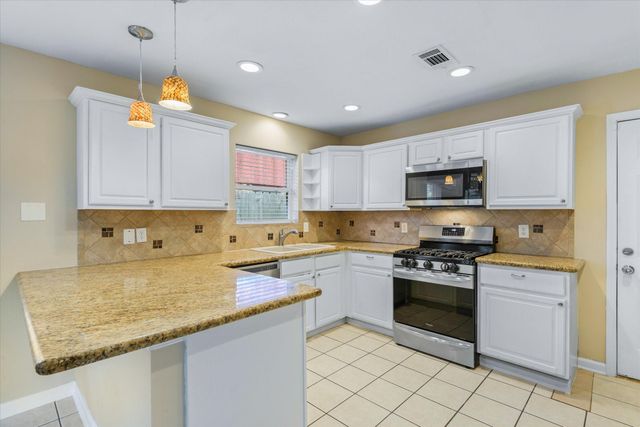 1865 Dolphin Drive, Seabrook, TX 77586