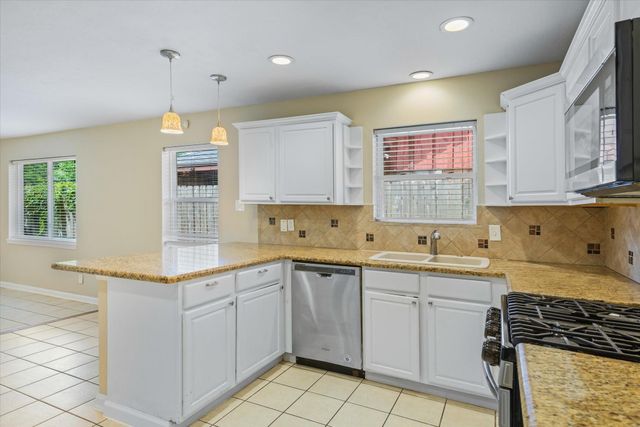 1865 Dolphin Drive, Seabrook, TX 77586