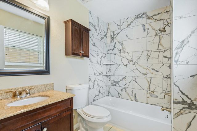 1865 Dolphin Drive, Seabrook, TX 77586
