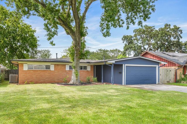 1865 Dolphin Drive, Seabrook, TX 77586