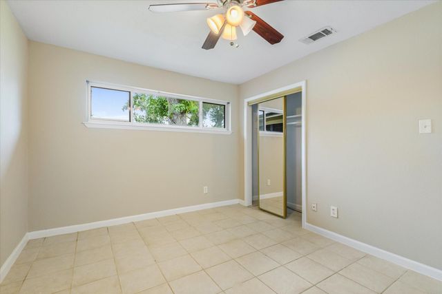 1865 Dolphin Drive, Seabrook, TX 77586