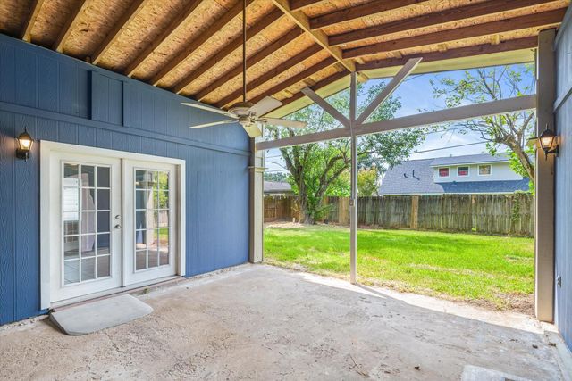1865 Dolphin Drive, Seabrook, TX 77586