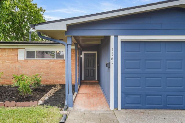 1865 Dolphin Drive, Seabrook, TX 77586