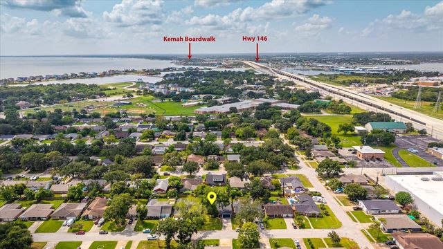 1865 Dolphin Drive, Seabrook, TX 77586