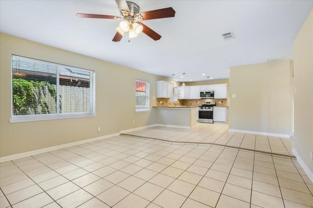 1865 Dolphin Drive, Seabrook, TX 77586