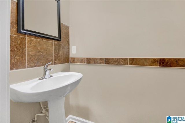 1228 VILLAGE TRAIL, Calera, AL 35040