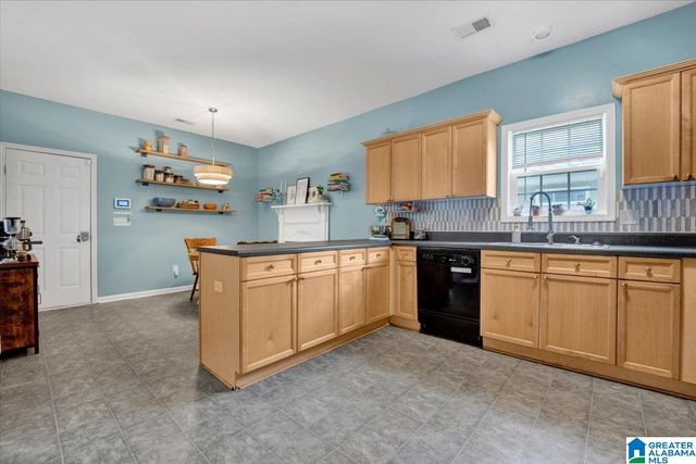 1228 VILLAGE TRAIL, Calera, AL 35040