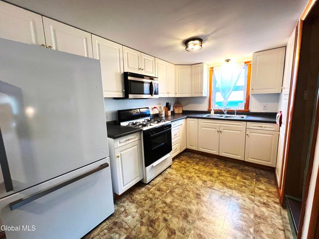 21 High Street, Stillwater, NY 12170