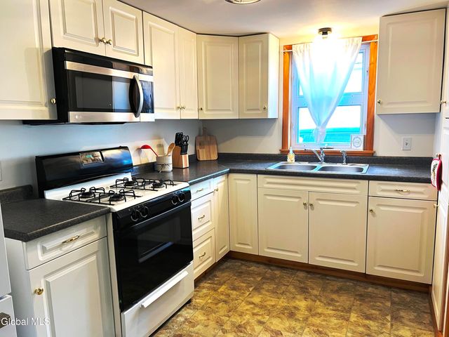 21 High Street, Stillwater, NY 12170