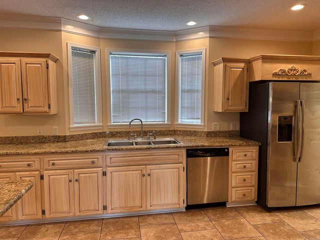 9 Chinquepin Drive, Magnolia, AR 71753