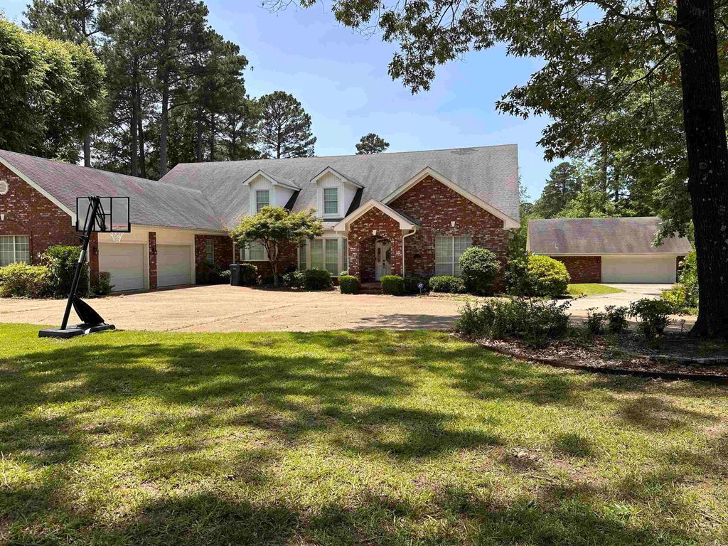9 Chinquepin Drive, Magnolia, AR 71753