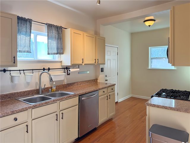 130 Prospect St, Avalon, PA 15202