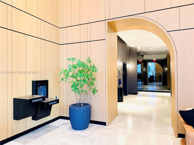 121 NE 5 St 901B, Miami, FL 33132