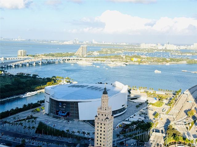 121 NE 5 St 901B, Miami, FL 33132