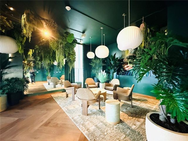 121 NE 5 St 901B, Miami, FL 33132