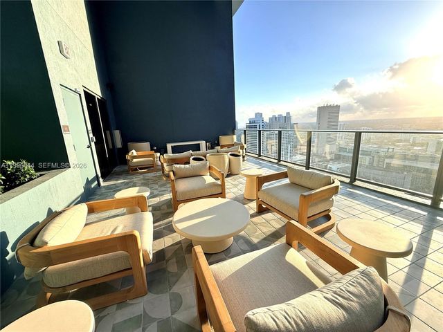 121 NE 5 St 901B, Miami, FL 33132