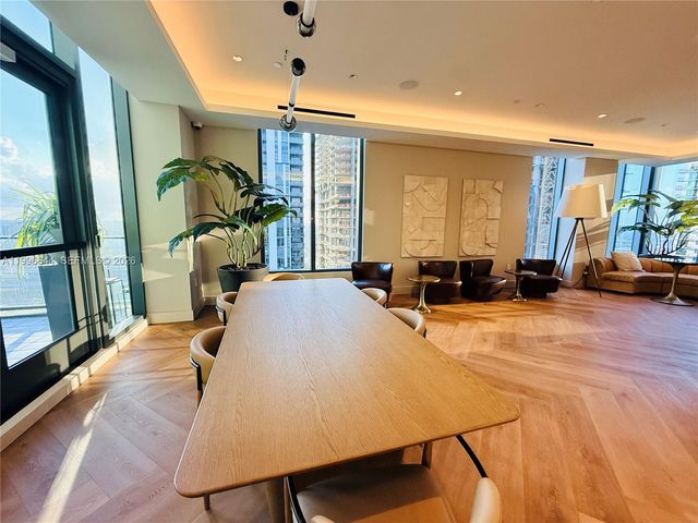 121 NE 5 St 901B, Miami, FL 33132