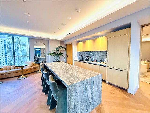 121 NE 5 St 901B, Miami, FL 33132