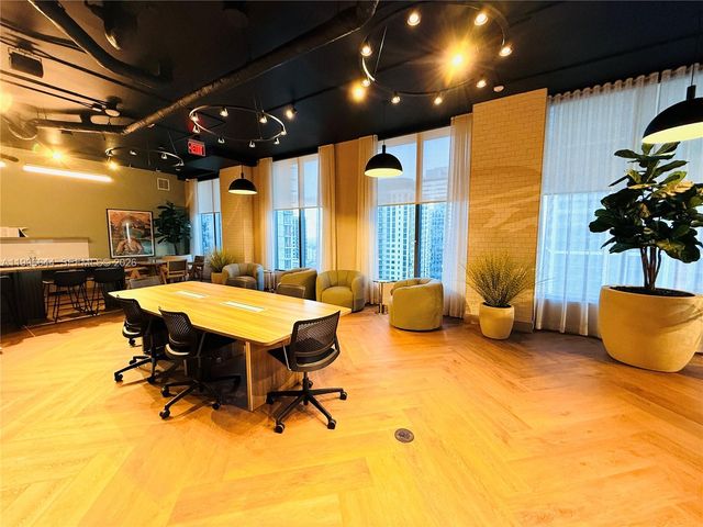 121 NE 5 St 901B, Miami, FL 33132