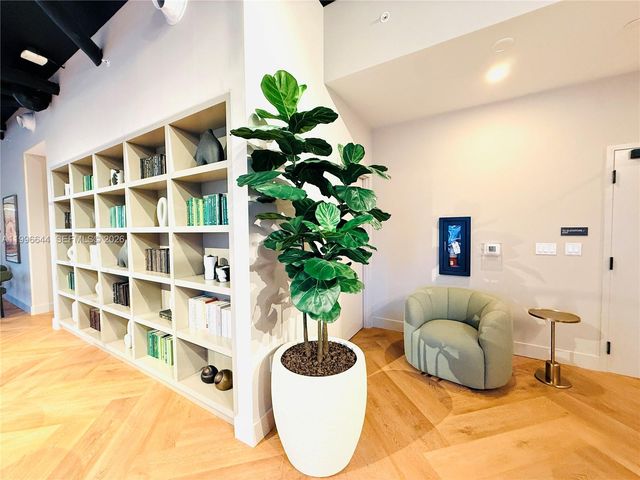 121 NE 5 St 901B, Miami, FL 33132