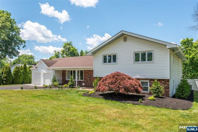 68 Mandeville Drive, Wayne, NJ 07470