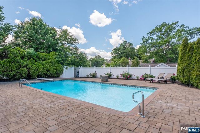 68 Mandeville Drive, Wayne, NJ 07470