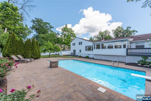 68 Mandeville Drive, Wayne, NJ 07470