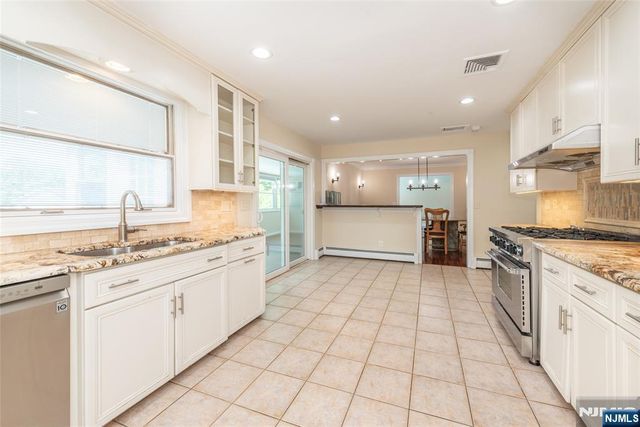 68 Mandeville Drive, Wayne, NJ 07470
