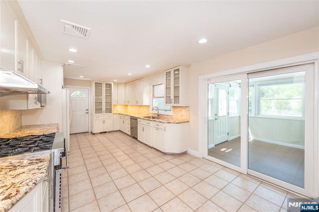 68 Mandeville Drive, Wayne, NJ 07470