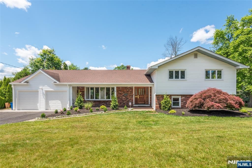 68 Mandeville Drive, Wayne, NJ 07470