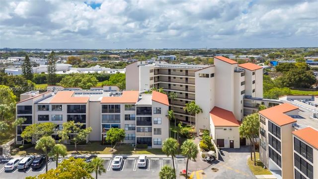 2322 S Cypress Bend Dr 311, Pompano Beach, FL 33069