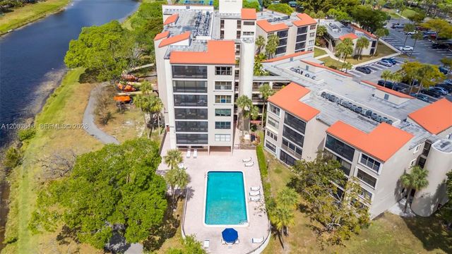 2322 S Cypress Bend Dr 311, Pompano Beach, FL 33069