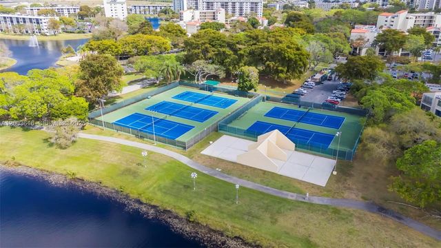 2322 S Cypress Bend Dr 311, Pompano Beach, FL 33069