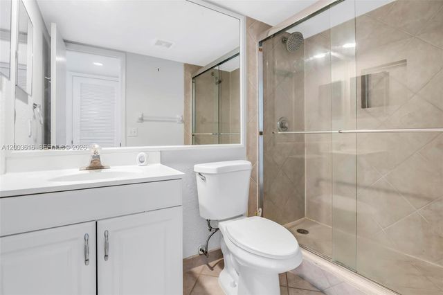 2322 S Cypress Bend Dr 311, Pompano Beach, FL 33069