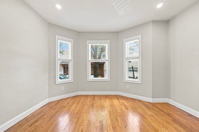 519 E 3rd 2, Boston, MA 02127