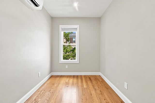 519 E 3rd 2, Boston, MA 02127