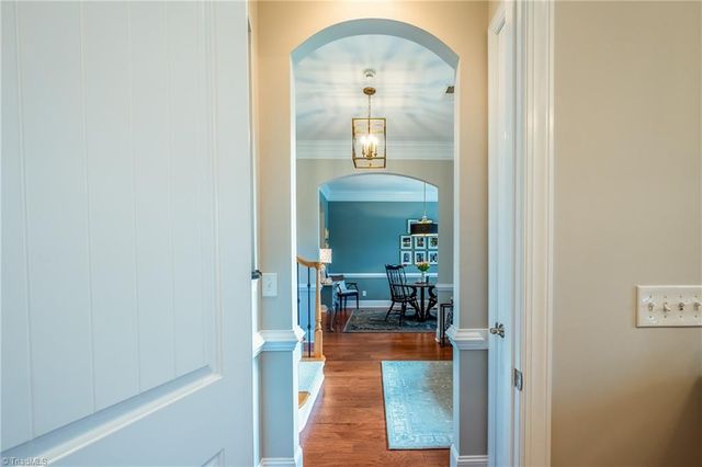 5584 Foxgate Circle, Winston-salem, NC 27106