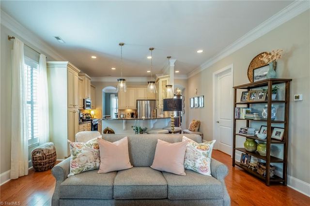 5584 Foxgate Circle, Winston-salem, NC 27106