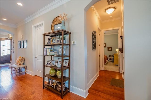 5584 Foxgate Circle, Winston-salem, NC 27106