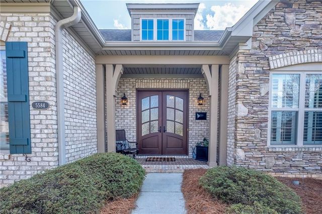 5584 Foxgate Circle, Winston-salem, NC 27106