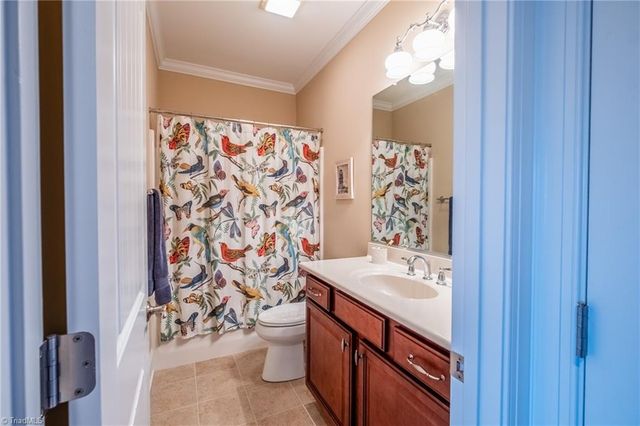 5584 Foxgate Circle, Winston-salem, NC 27106