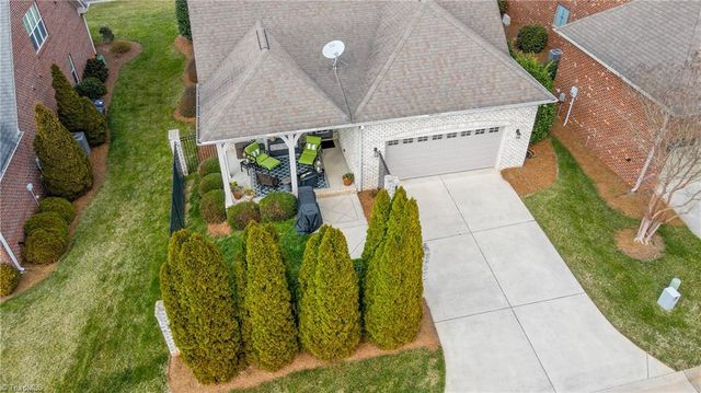 5584 Foxgate Circle, Winston-salem, NC 27106