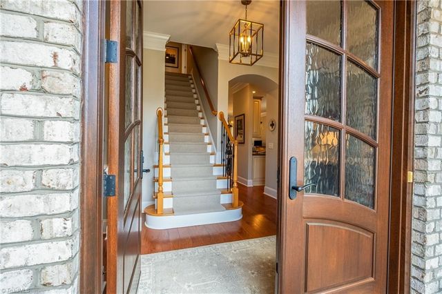 5584 Foxgate Circle, Winston-salem, NC 27106