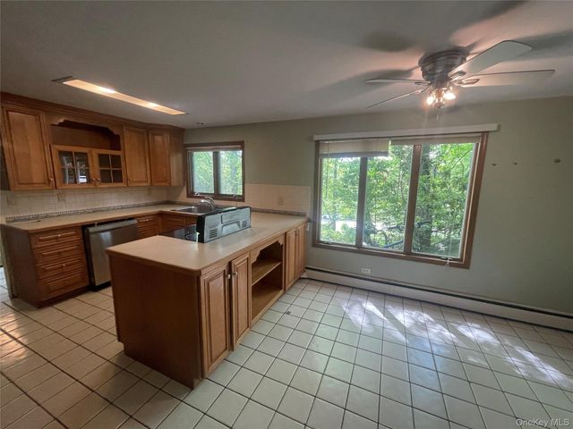 43 Valerie Court, Tuxedo Park, NY 10987