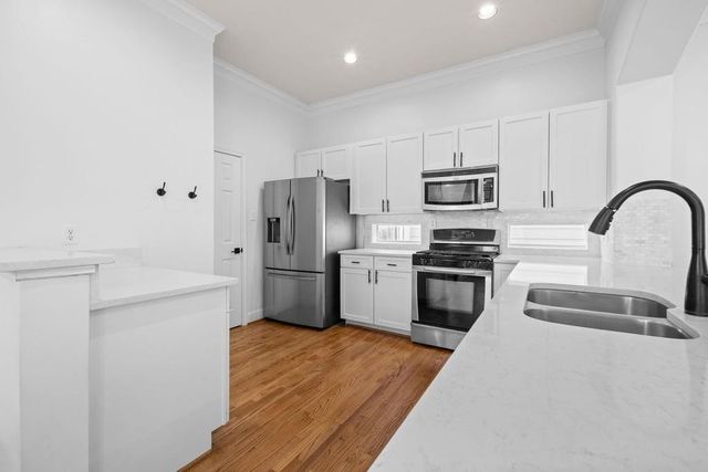 1128 W 26th Street, Houston, TX 77008