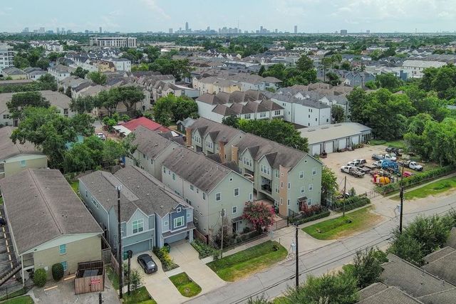1128 W 26th Street, Houston, TX 77008