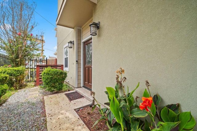 1128 W 26th Street, Houston, TX 77008