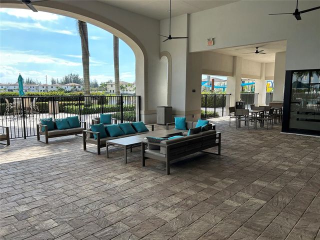 10371 W 33rd Ct, Hialeah, FL 33018